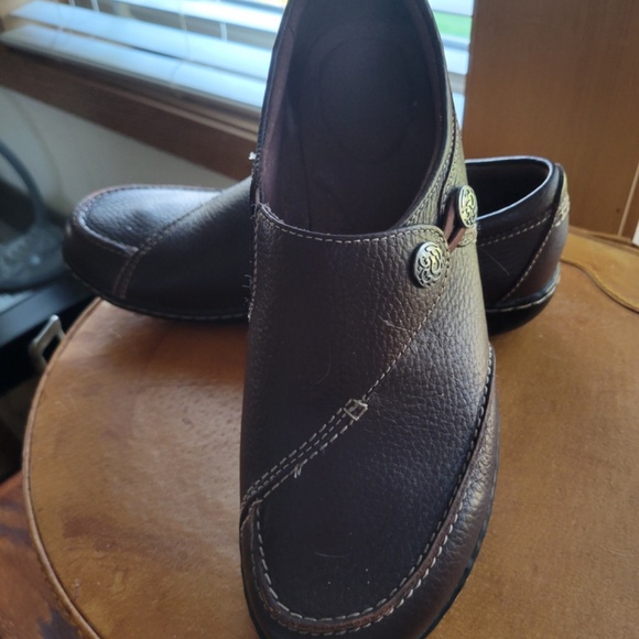 Clark’s Collection leather loafer, brown, size 8M - Picture 2 of 4